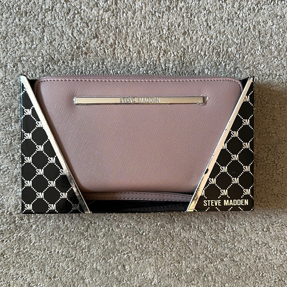 Steve Madden Clutch Wallet NWT